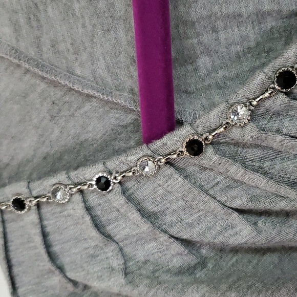 Tee with embellished neckline - Picture 4 of 5